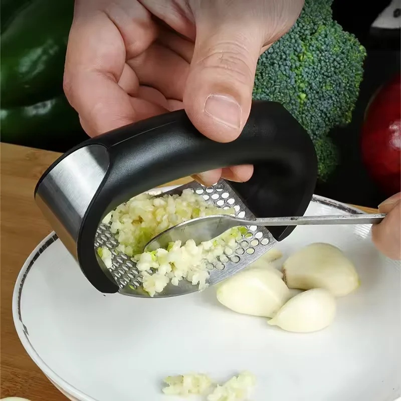 Handheld Press Garlic Crusher  - огляд і ціна Kitchen Gadgets Garlic