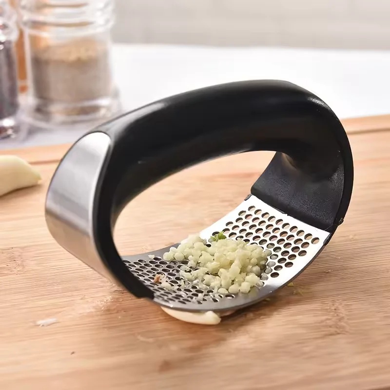 Handheld Press Garlic Crusher  - огляд і ціна Kitchen Gadgets Garlic